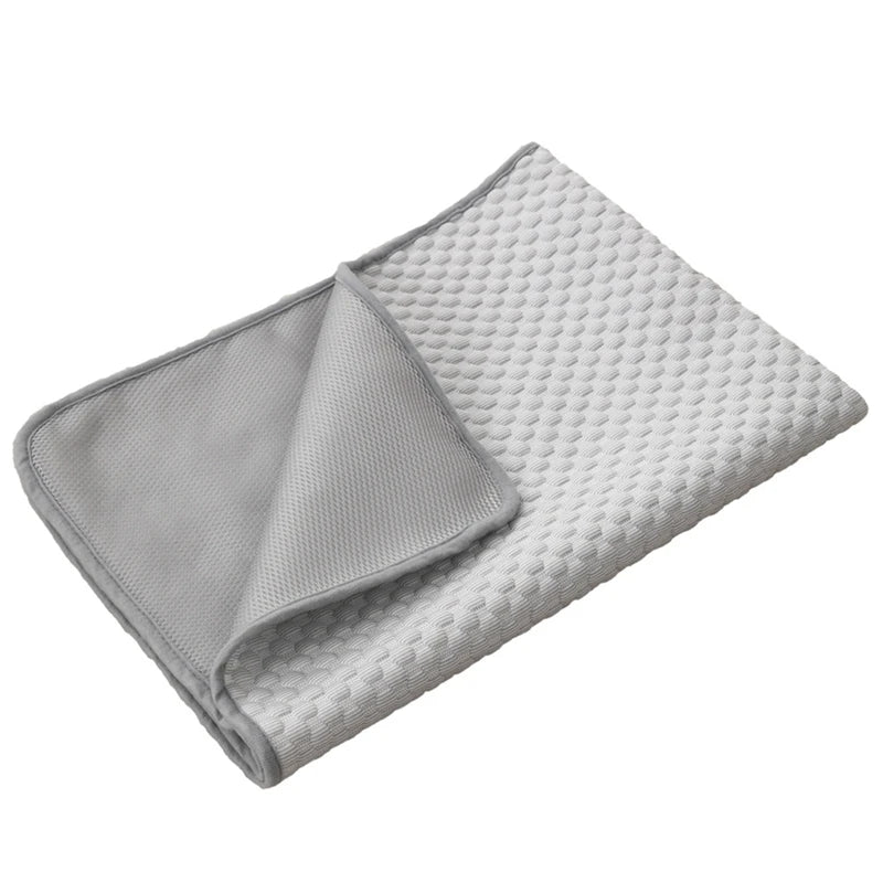 Moisture-proof Mattress Cushion Breathable Ice Pad