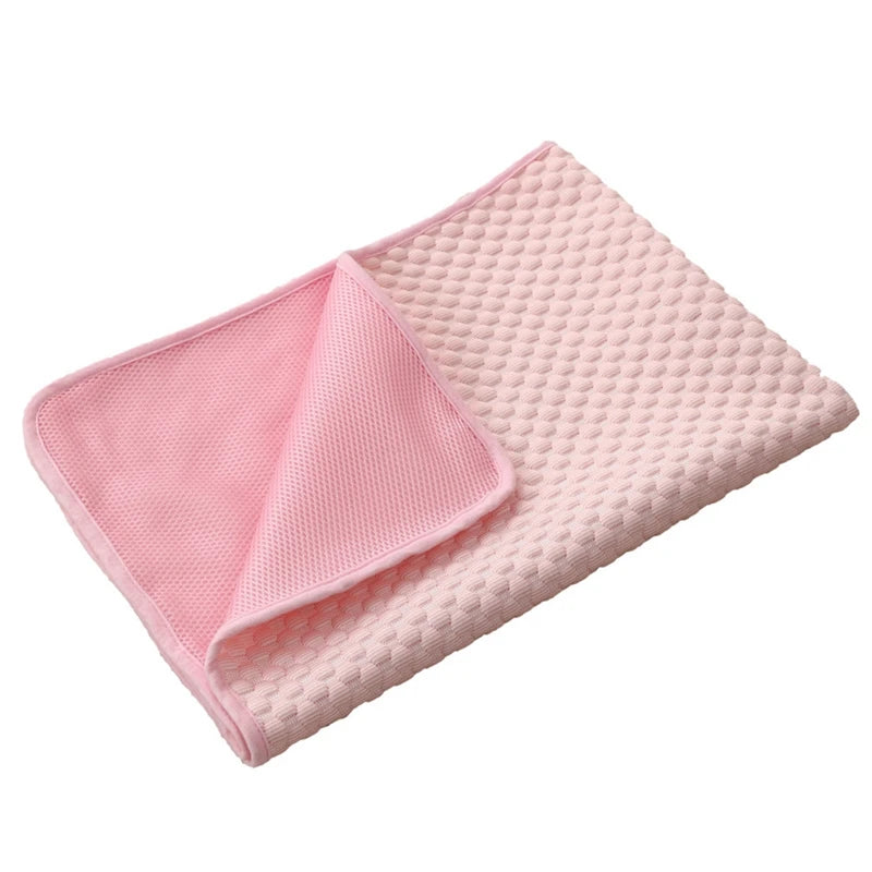 Moisture-proof Mattress Cushion Breathable Ice Pad